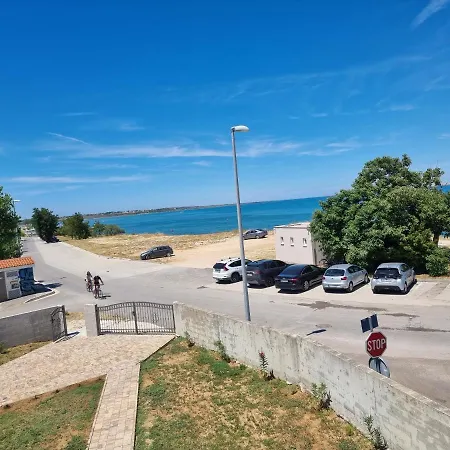 Sea Side Apartman Nin